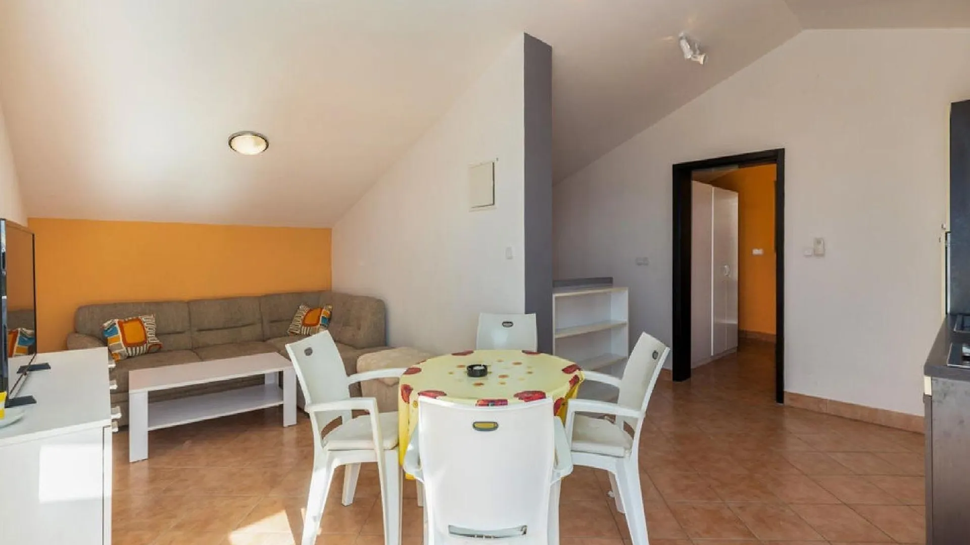 Apartments Ilija Njavro - One Bedroom Apartment With Terrace And Sea View Jadranovo