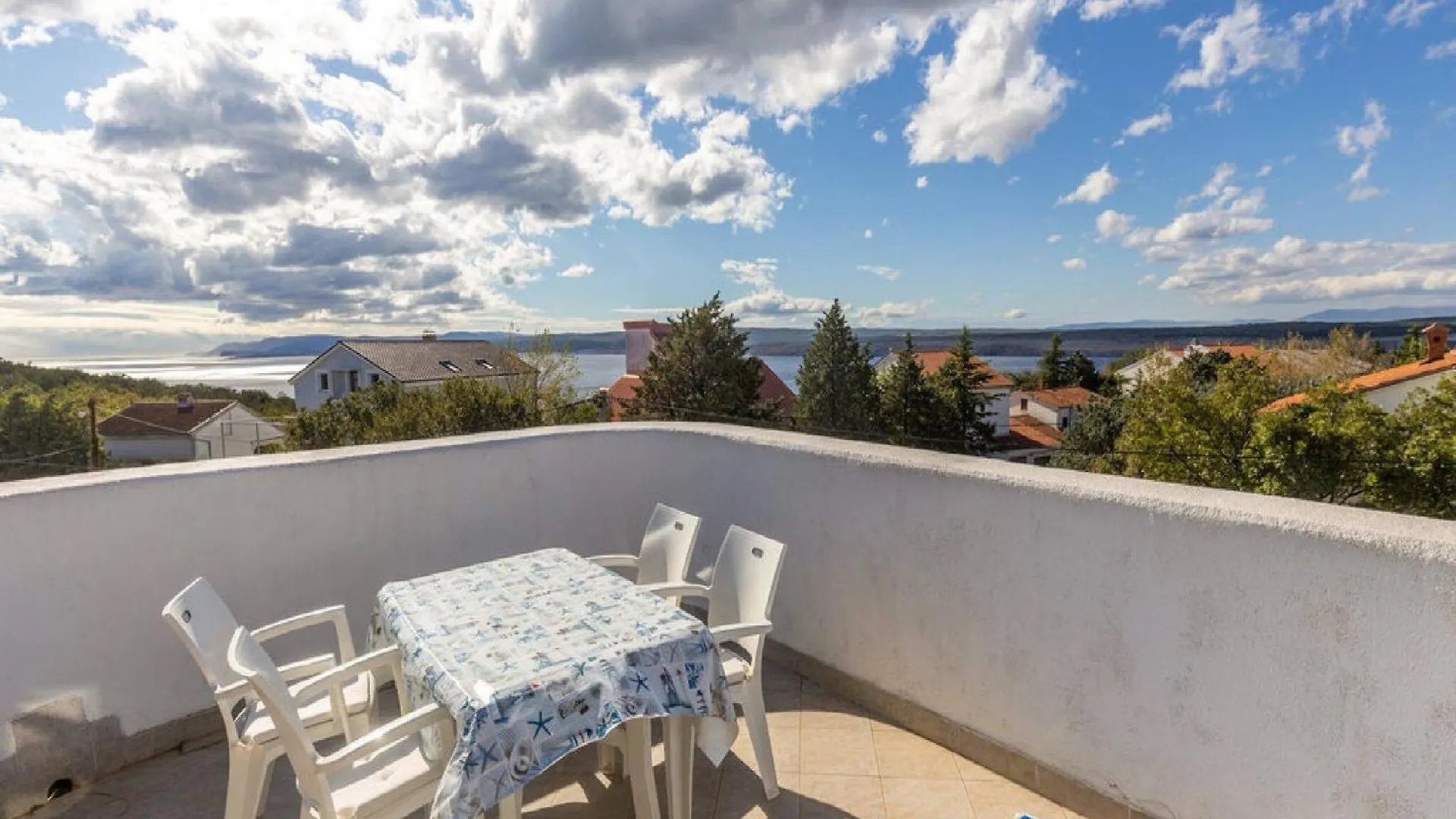 Apartments Ilija Njavro - One Bedroom Apartment With Terrace And Sea View Jadranovo